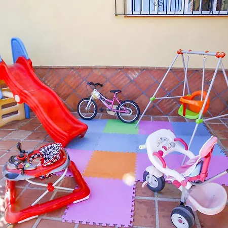 Lovely Home In Alhaurin De La Torre With Wifi