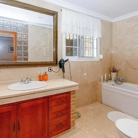 Lovely Home In Alhaurin De La Torre With Wifi Holiday home