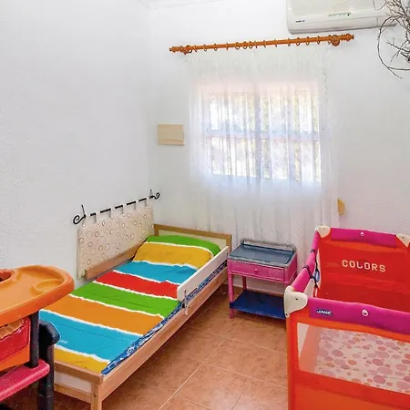 Lovely Home In Alhaurin De La Torre With Wifi