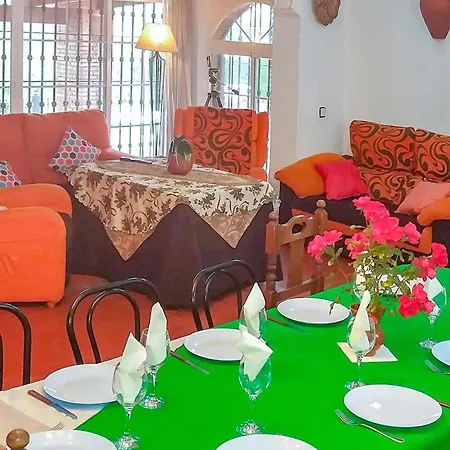 Lovely Home In Alhaurin De La Torre With Wifi *