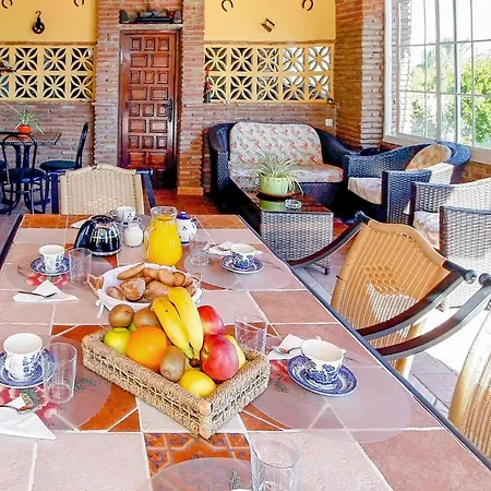 Lovely Home In Alhaurin De La Torre With Wifi Holiday home *