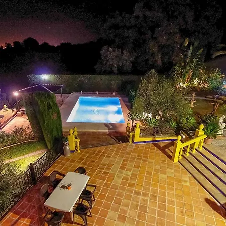 Lovely Home In Alhaurin De La Torre With Wifi